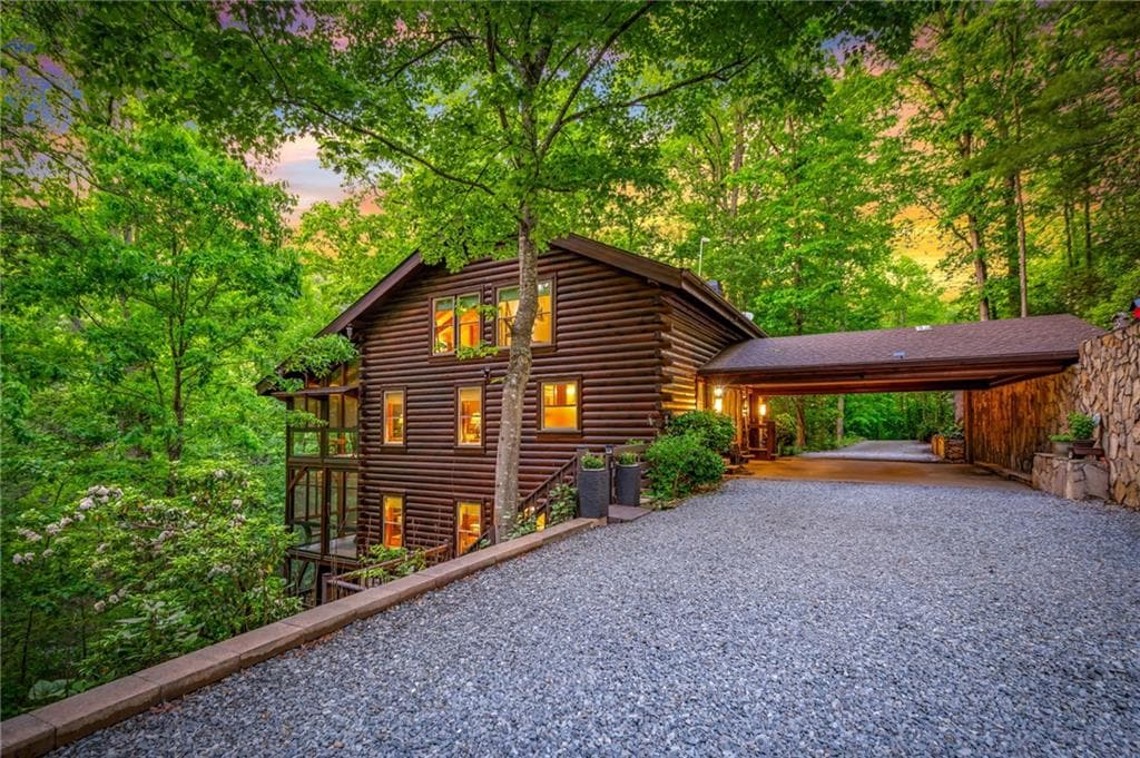 5 bedroom, 6 bathroom, 4,485 sq ft single family residence under contract at 4396 Highway 382, Ellijay, GA 30540 — photo 6