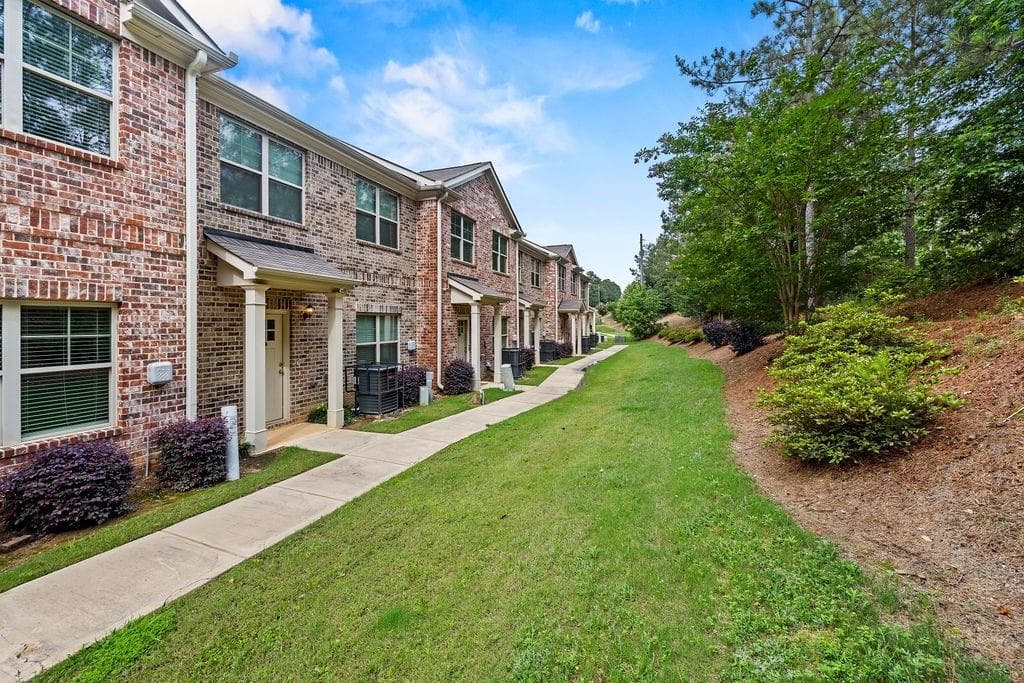 3 bedroom, 3 bathroom townhouse under contract at 3356 Mount Zion Road, Stockbridge, GA 30281 — photo 2
