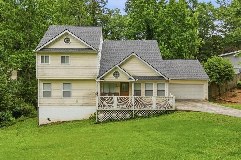 5 bedroom, 4 bathroom, 3,389 sq ft single family residence sold at 4125 Lakeshore Way, Marietta, GA 30067