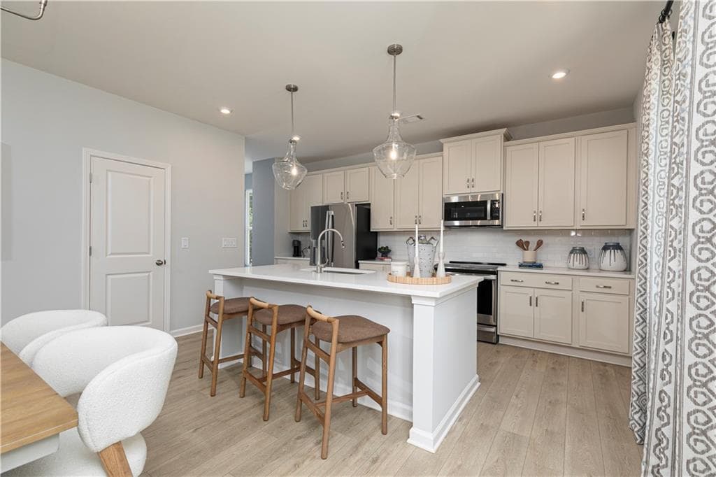 4 bedroom, 3 bathroom, 2,455 sq ft single family residence under contract at 510 Jasmine Woods Drive, Lawrenceville, GA 30046 — photo 6