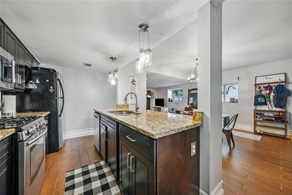 2 bedroom, 1 bathroom, 1,102 sq ft condominium for sale at 3048 Briarcliff Road 9, Atlanta, GA 30329 — photo 3