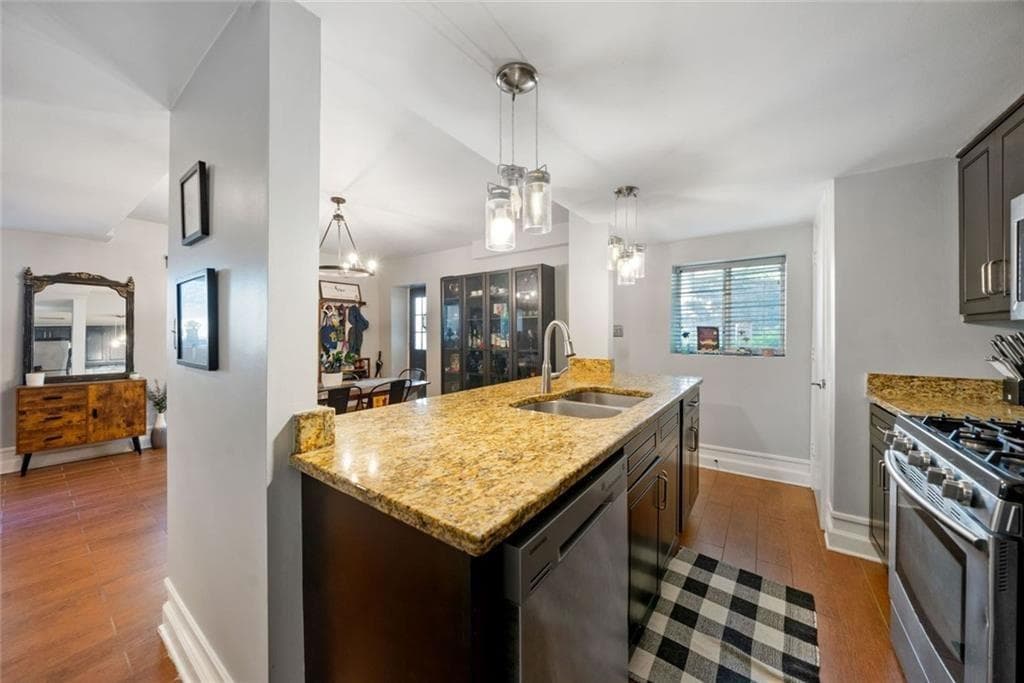 2 bedroom, 1 bathroom, 1,102 sq ft condominium for sale at 3048 Briarcliff Road 9, Atlanta, GA 30329 — photo 10