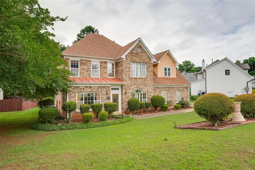 5 bedroom, 3 bathroom, 2,612 sq ft single family residence for sale at 4268 Wyndham Park Circle, Decatur, GA 30034 — photo 2