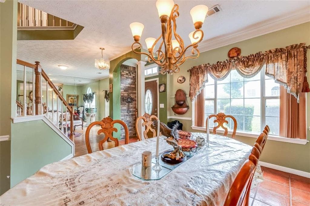 5 bedroom, 3 bathroom, 2,612 sq ft single family residence for sale at 4268 Wyndham Park Circle, Decatur, GA 30034 — photo 8