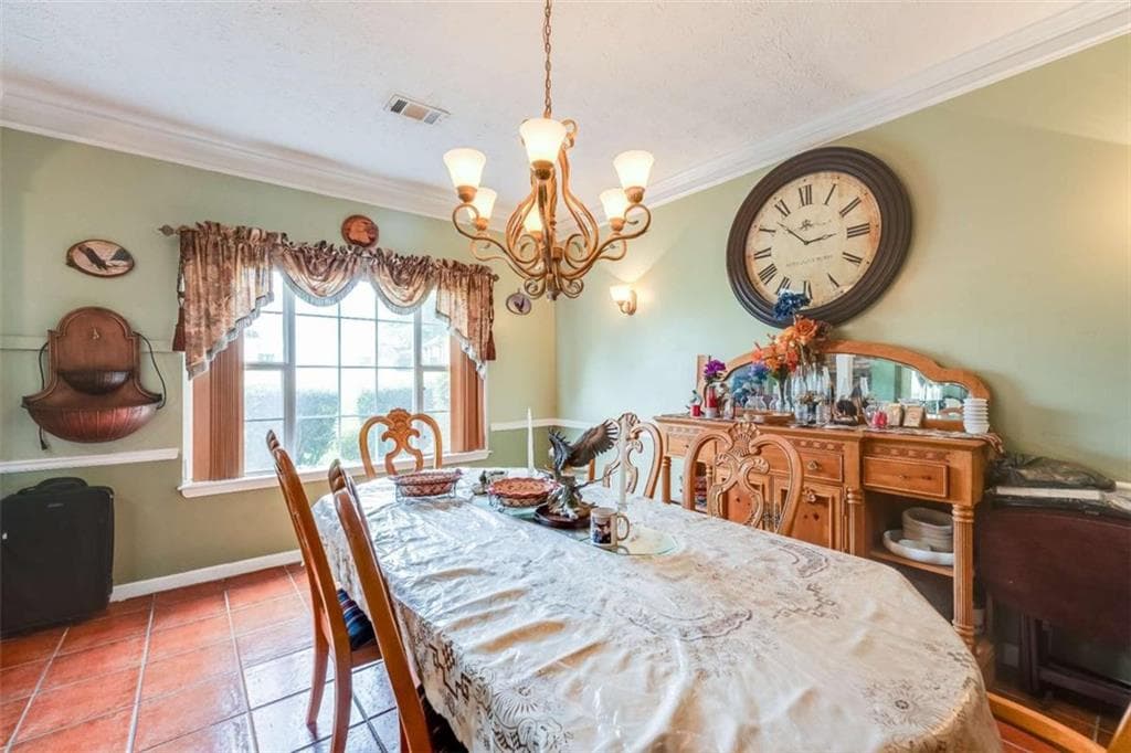 5 bedroom, 3 bathroom, 2,612 sq ft single family residence for sale at 4268 Wyndham Park Circle, Decatur, GA 30034 — photo 10