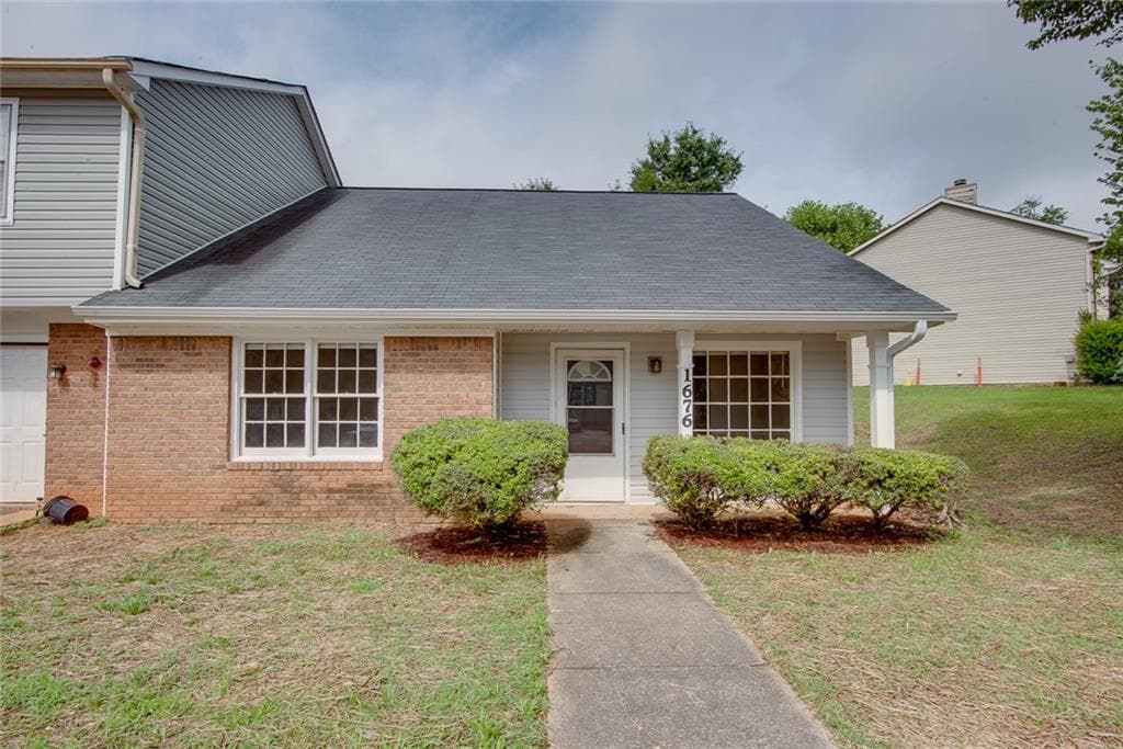 3 bedroom, 3 bathroom, 1,313 sq ft townhouse under contract at 1676 Winchester Way, Conyers, GA 30013