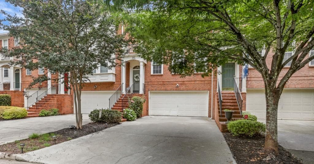 4 bedroom, 4 bathroom, 2,208 sq ft townhouse sold at 2607 Bridlewood Lane, Atlanta, GA 30339