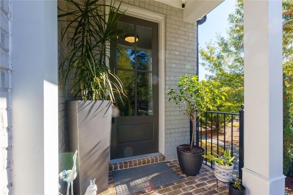 4 bedroom, 4 bathroom, 2,876 sq ft townhouse for sale at 1002 Towneship Way, Roswell, GA 30075 — photo 2