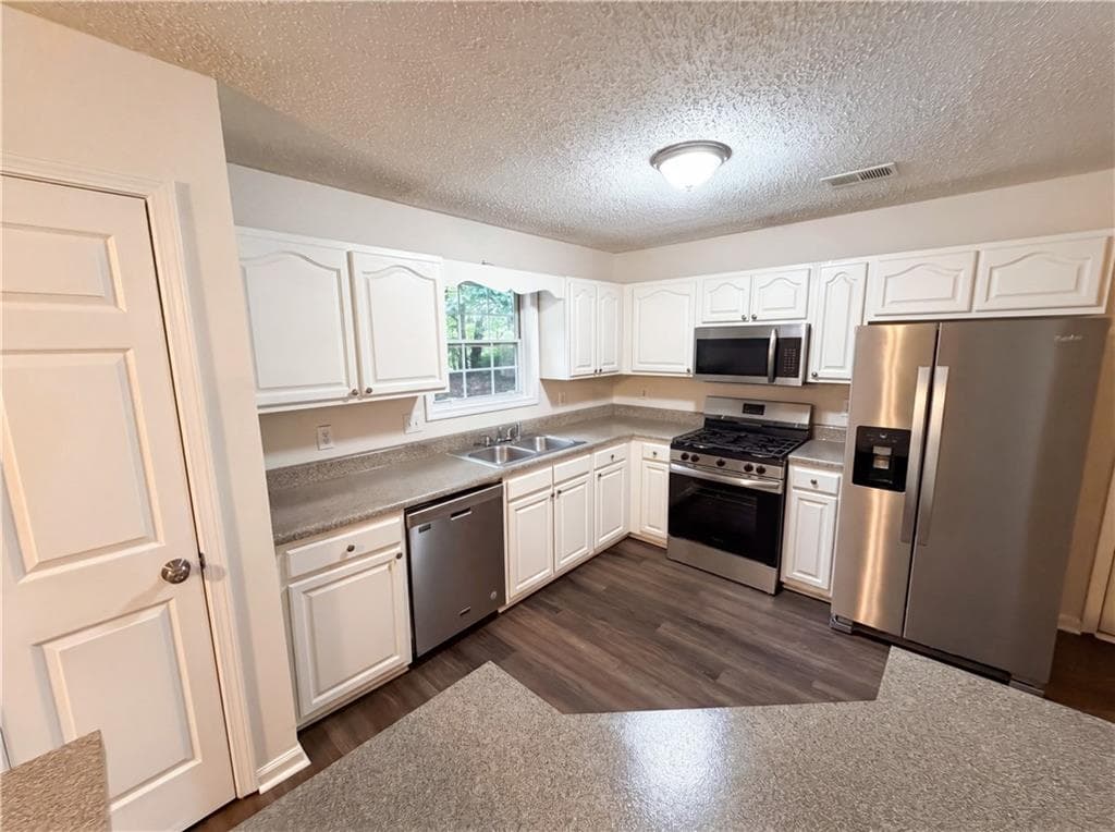 3 bedroom, 3 bathroom, 1,452 sq ft single family residence under contract at 215 Twin Brook Way, Lawrenceville, GA 30043 — photo 2