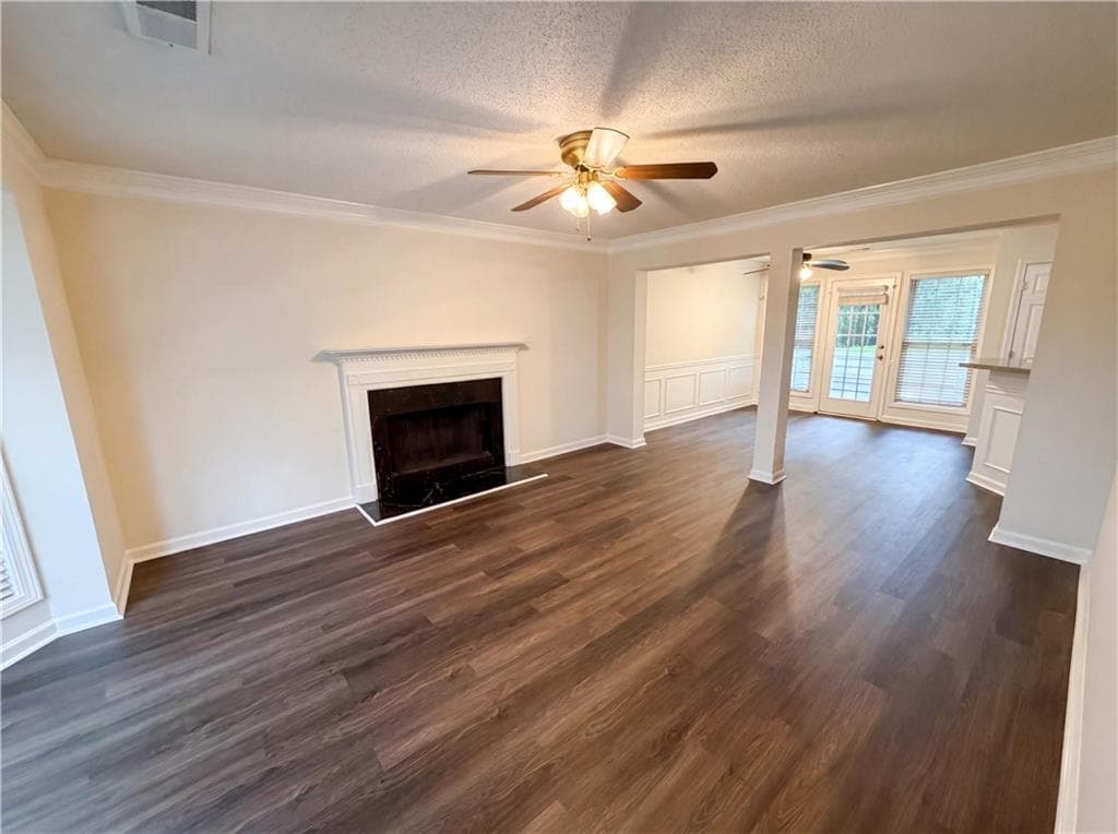 3 bedroom, 3 bathroom, 1,452 sq ft single family residence under contract at 215 Twin Brook Way, Lawrenceville, GA 30043 — photo 3