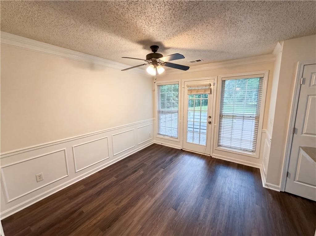3 bedroom, 3 bathroom, 1,452 sq ft single family residence under contract at 215 Twin Brook Way, Lawrenceville, GA 30043 — photo 8
