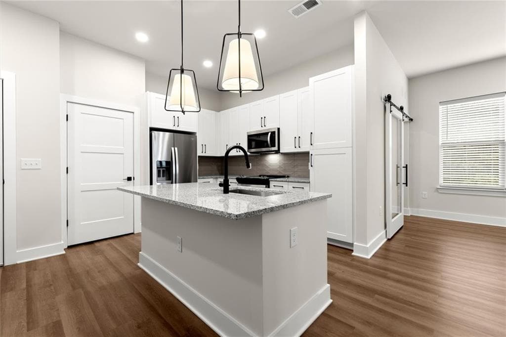2 bedroom, 2 bathroom condominium for rent at 2648 Sandy Plains Road 146, Marietta, GA 30066 for $3,749 a month — photo 3