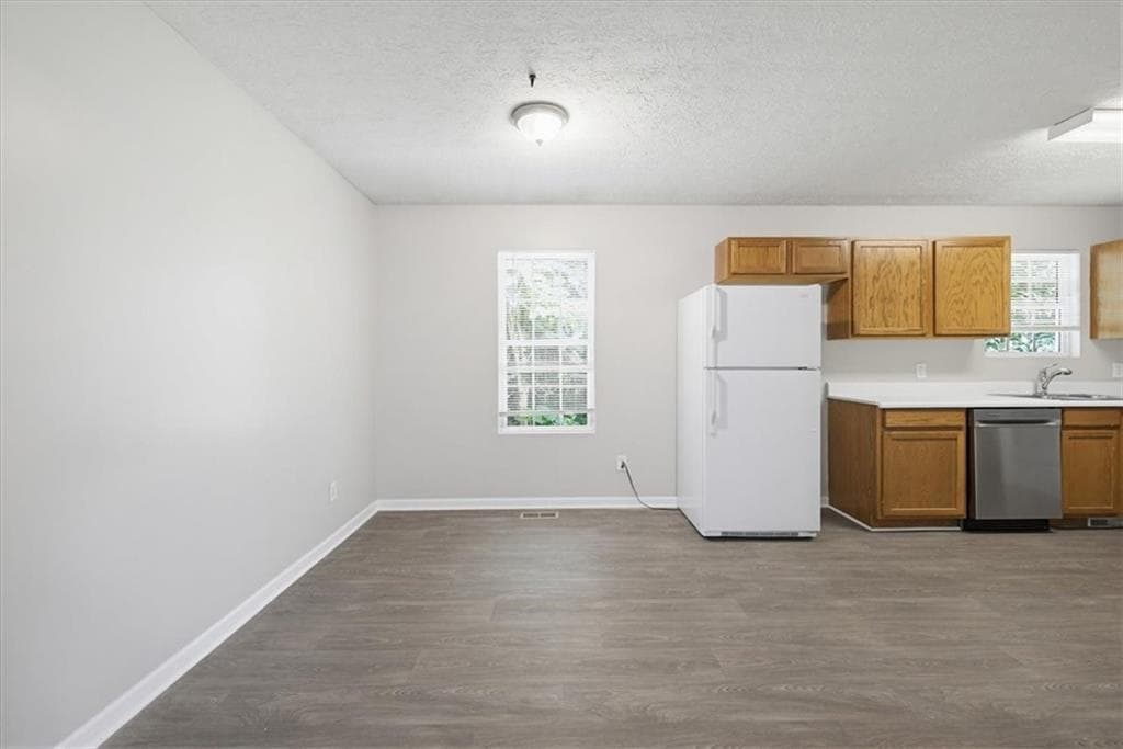 4 bedroom, 3 bathroom, 2,314 sq ft single family residence under contract at 4015 Chapman Drive, Gainesville, GA 30506 — photo 7