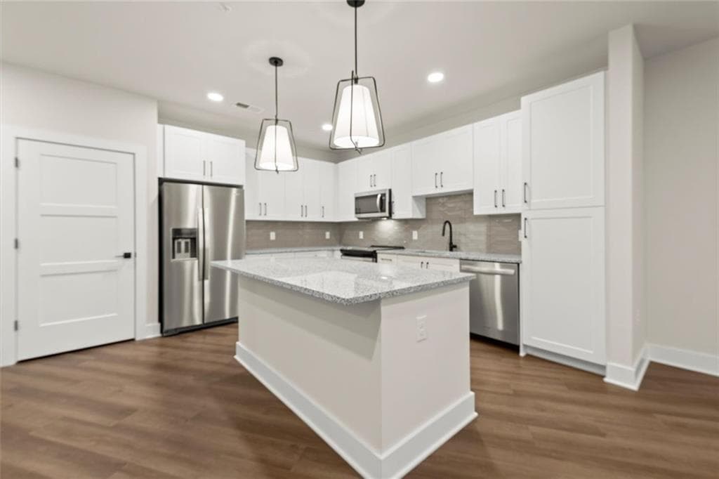1 bedroom, 2 bathroom condominium for rent at 2648 Sandy Plains Road 422, Marietta, GA 30066 for $2,651 a month