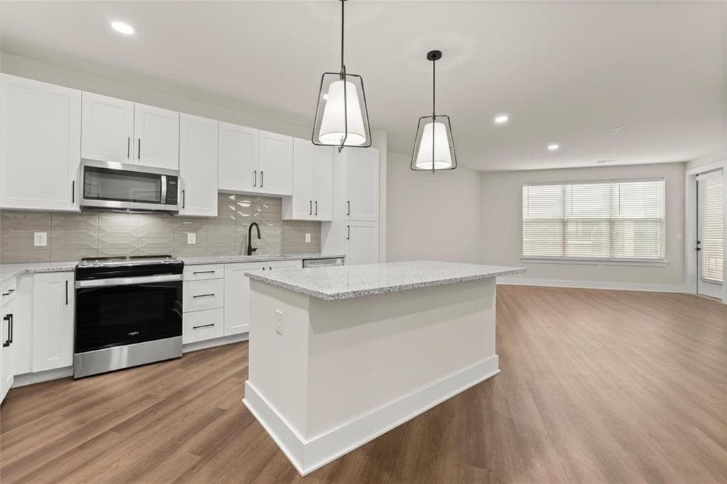 1 bedroom, 2 bathroom condominium for rent at 2648 Sandy Plains Road 422, Marietta, GA 30066 for $2,651 a month — photo 3