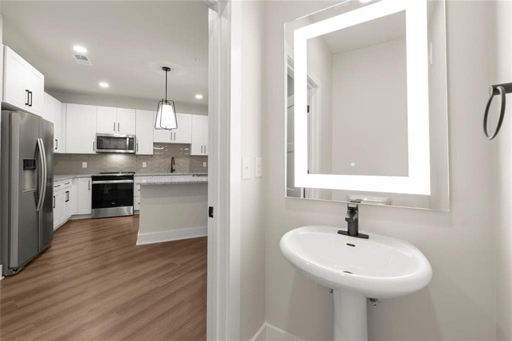 1 bedroom, 2 bathroom condominium for rent at 2648 Sandy Plains Road 422, Marietta, GA 30066 for $2,651 a month — photo 4