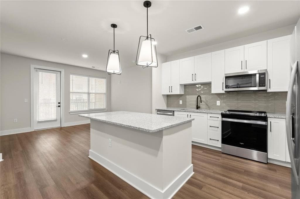 1 bedroom, 2 bathroom condominium for rent at 2648 Sandy Plains Road 343, Marietta, GA 30066 for $2,701 a month — photo 2