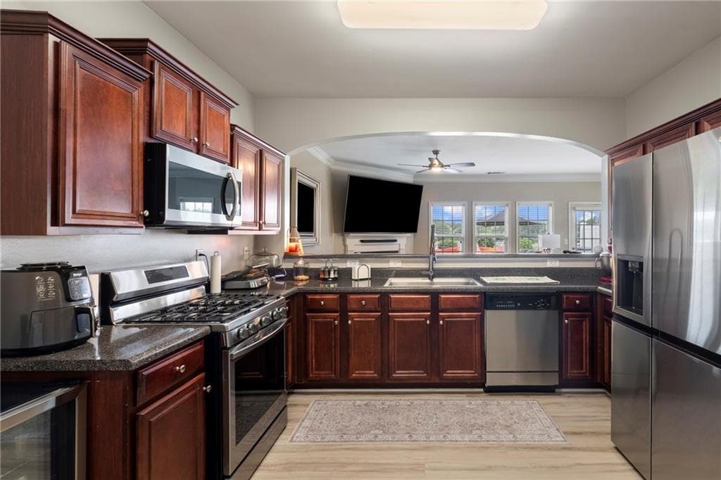 3 bedroom, 3 bathroom, 1,900 sq ft townhouse under contract at 2113 Hasel Street, Lawrenceville, GA 30044 — photo 3