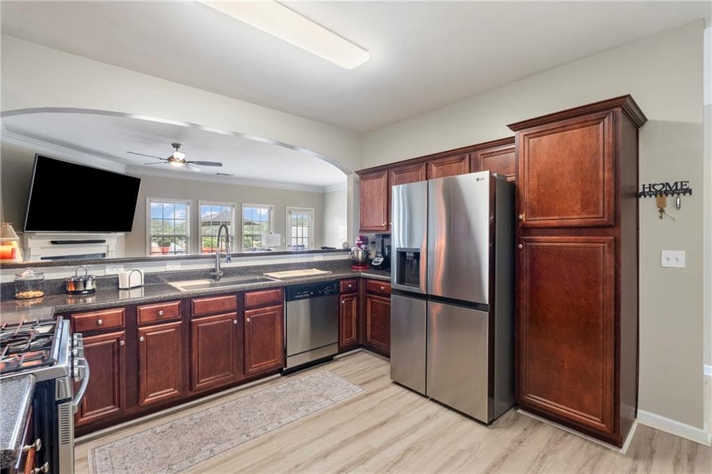 3 bedroom, 3 bathroom, 1,900 sq ft townhouse under contract at 2113 Hasel Street, Lawrenceville, GA 30044 — photo 4