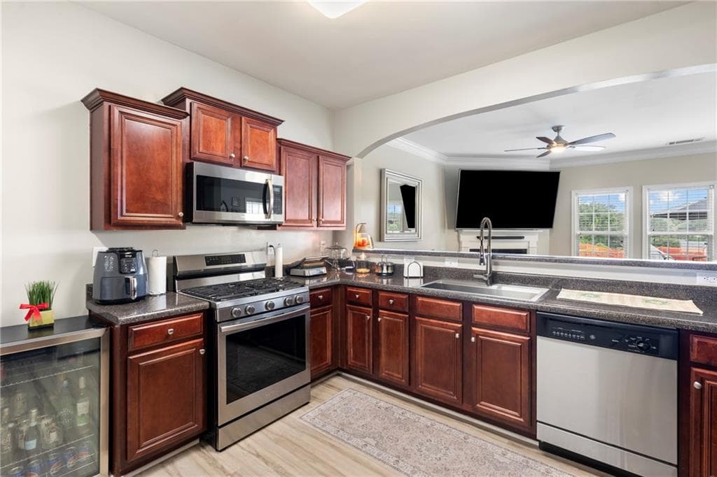 3 bedroom, 3 bathroom, 1,900 sq ft townhouse under contract at 2113 Hasel Street, Lawrenceville, GA 30044 — photo 6