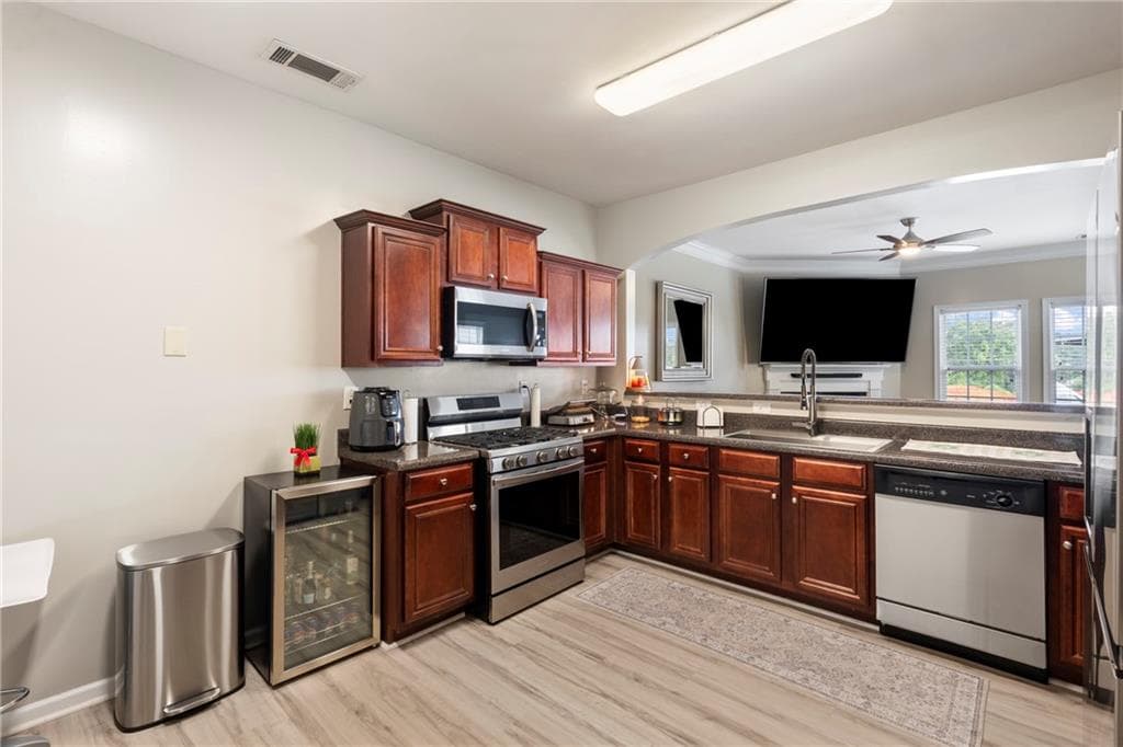 3 bedroom, 3 bathroom, 1,900 sq ft townhouse under contract at 2113 Hasel Street, Lawrenceville, GA 30044 — photo 7