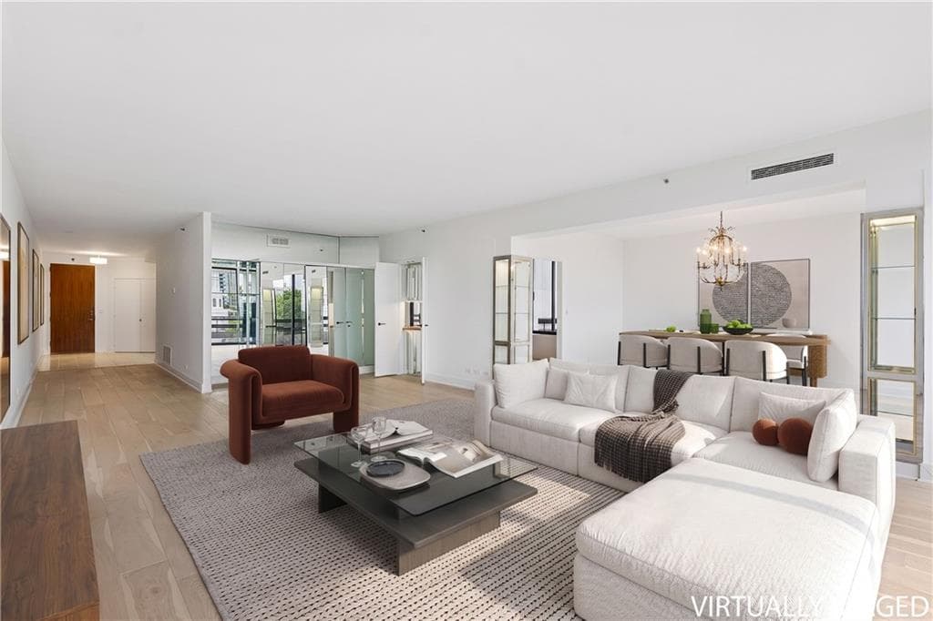 3 bedroom, 3 bathroom, 2,951 sq ft condominium for sale at 2660 Peachtree Road 11E, Atlanta, GA 30305 — photo 5