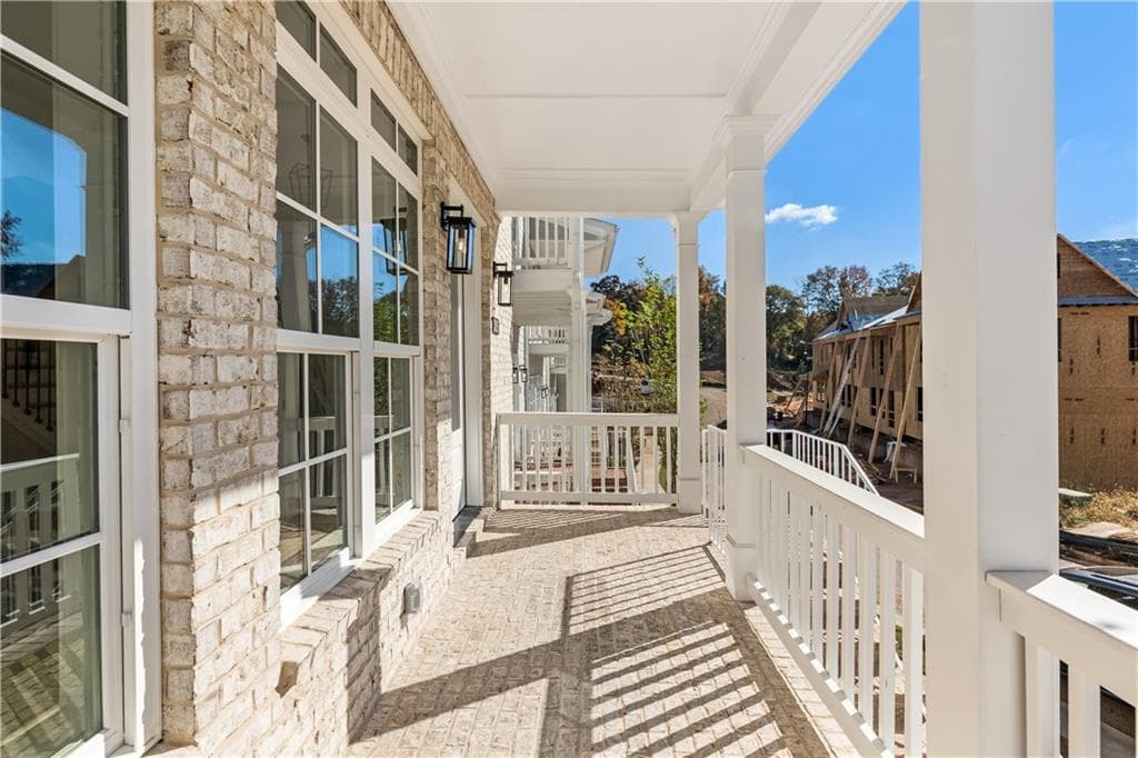 4 bedroom, 4 bathroom, 2,566 sq ft townhouse for rent at 2035 Parkside Lane, Roswell, GA 30076 for $3,750 a month — photo 3
