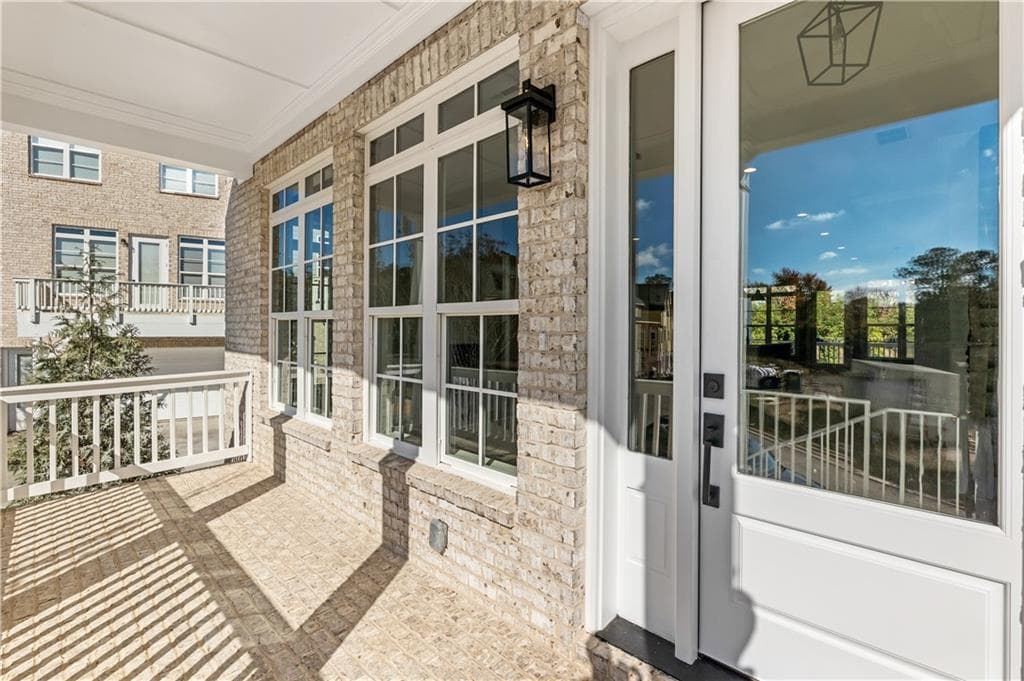 4 bedroom, 4 bathroom, 2,566 sq ft townhouse for rent at 2035 Parkside Lane, Roswell, GA 30076 for $3,750 a month — photo 5
