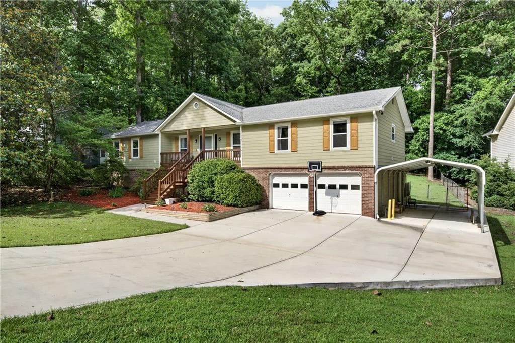 4 bedroom, 2 bathroom, 3,521 sq ft single family residence for sale at 1526 Hickory Drive, Lilburn, GA 30047 — photo 3