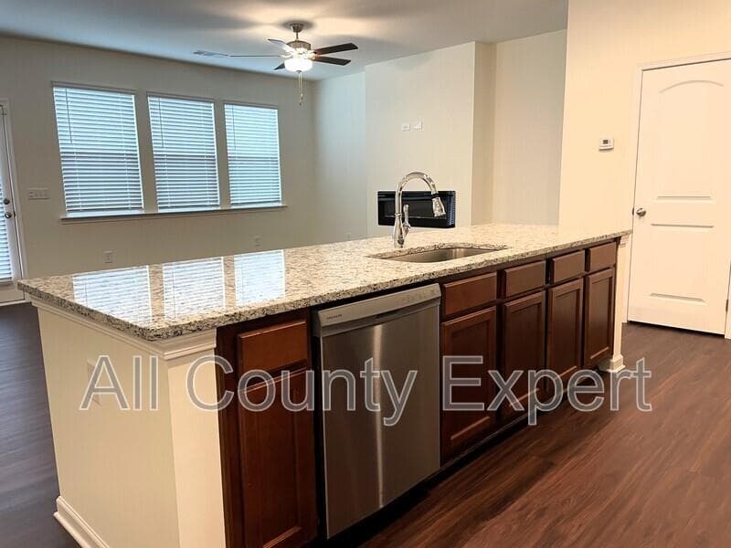 3 bedroom, 3 bathroom, 1,800 sq ft townhouse for rent at 272 Whitetail Circle, Canton, GA 30115 for $2,050 a month — photo 4