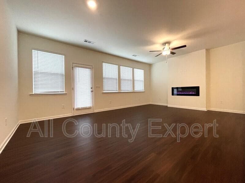 3 bedroom, 3 bathroom, 1,800 sq ft townhouse for rent at 272 Whitetail Circle, Canton, GA 30115 for $2,050 a month — photo 7