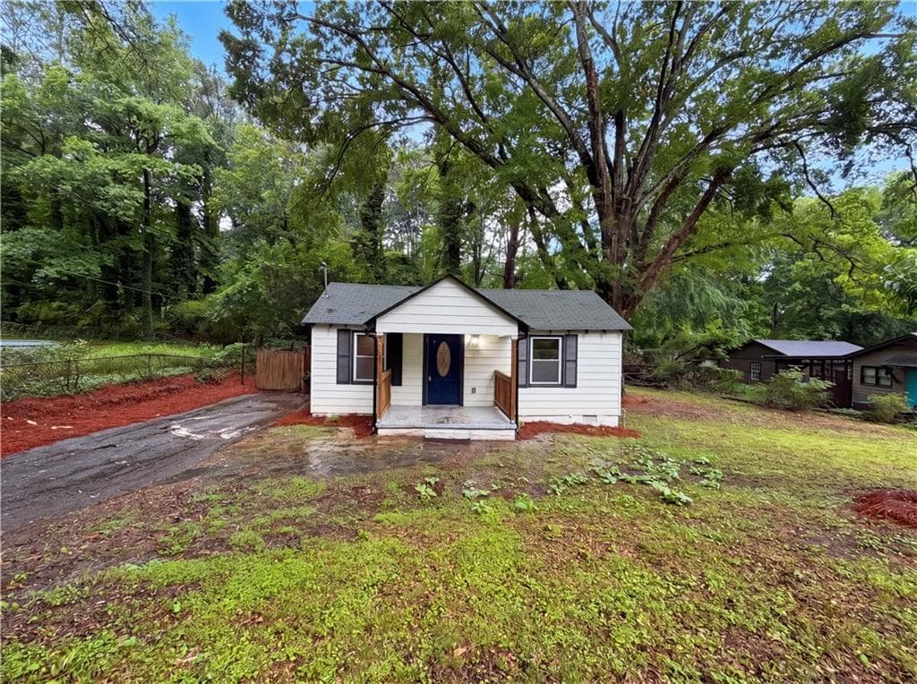 2 bedroom, 1 bathroom, 896 sq ft single family residence for sale at 710 Milton Street, Scottdale, GA 30079 — photo 3