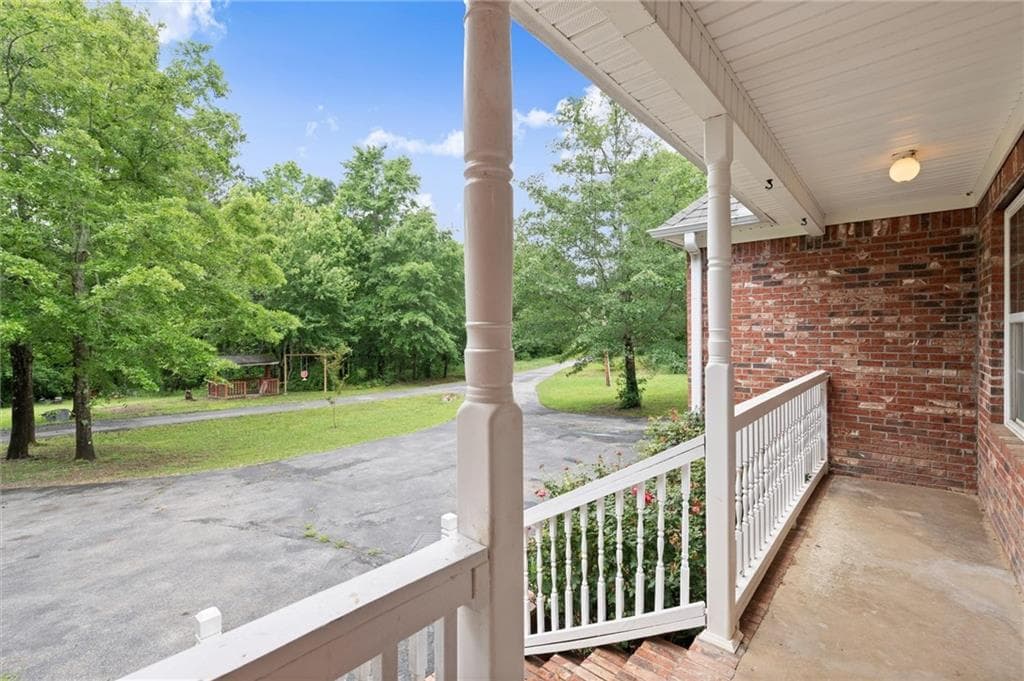 5 bedroom, 3 bathroom, 2,174 sq ft single family residence for sale at 577 Everett Springs Road, Calhoun, GA 30701 — photo 5