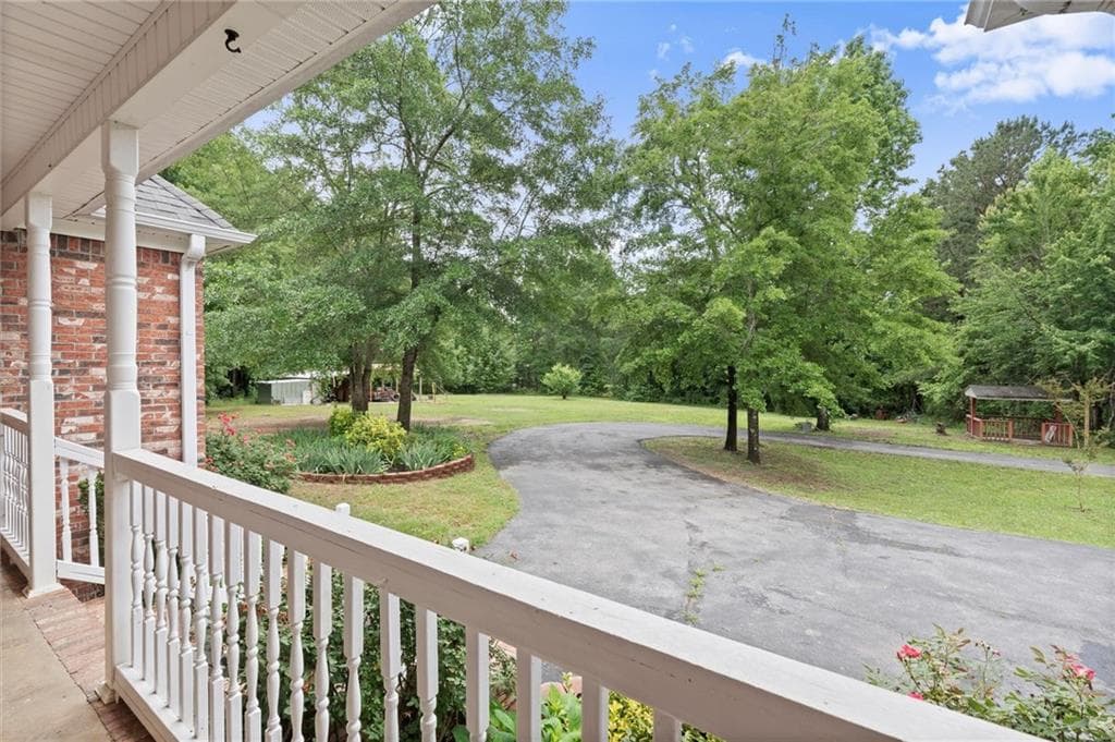 5 bedroom, 3 bathroom, 2,174 sq ft single family residence for sale at 577 Everett Springs Road, Calhoun, GA 30701 — photo 6