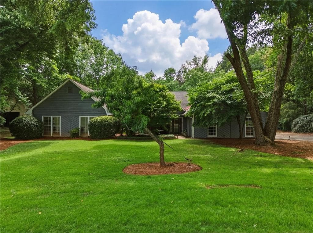 4 bedroom, 3 bathroom, 2,359 sq ft single family residence under contract at 555 Saddle Creek Circle, Roswell, GA 30076