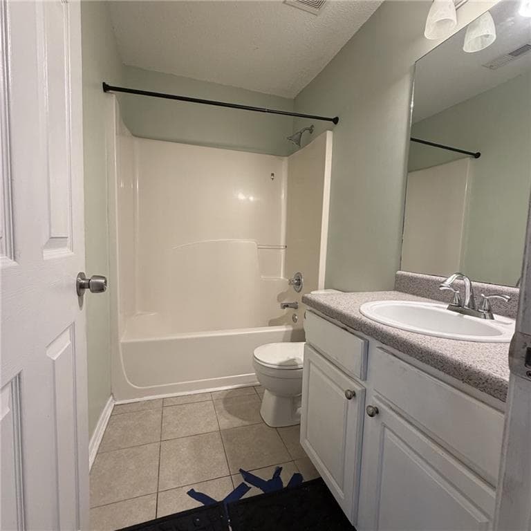 3 bedroom, 3 bathroom, 1,212 sq ft condominium for sale at 204 Gallant Lane 26, Mableton, GA 30126 — photo 3