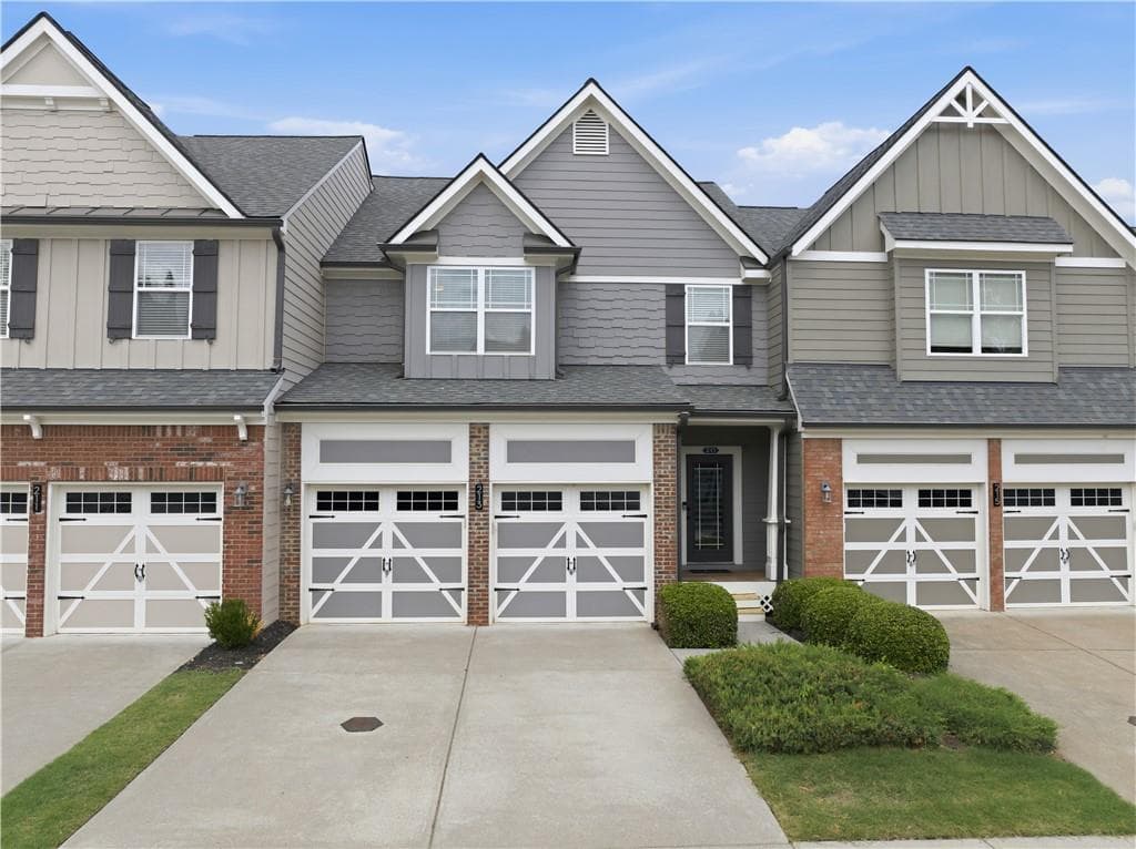 3 bedroom, 4 bathroom, 2,324 sq ft townhouse sold at 213 Stone Park Drive, Woodstock, GA 30188