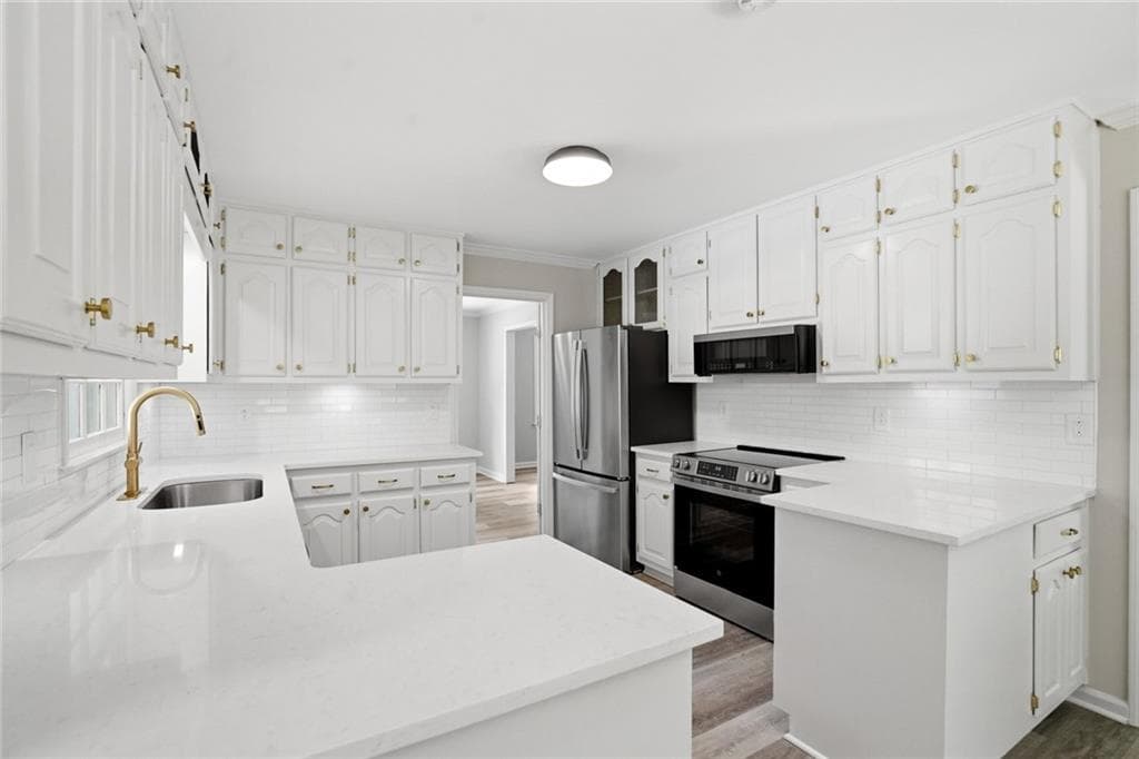5 bedroom, 3 bathroom, 3,292 sq ft single family residence for sale at 2595 Marsha Circle, Cumming, GA 30041 — photo 6