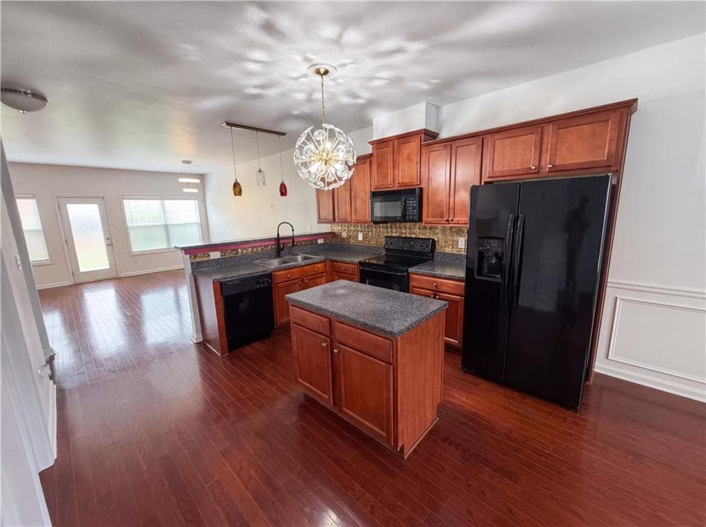 4 bedroom, 4 bathroom, 2,253 sq ft condominium under contract at 2102 Tidal Cove, Lawrenceville, GA 30043 — photo 2