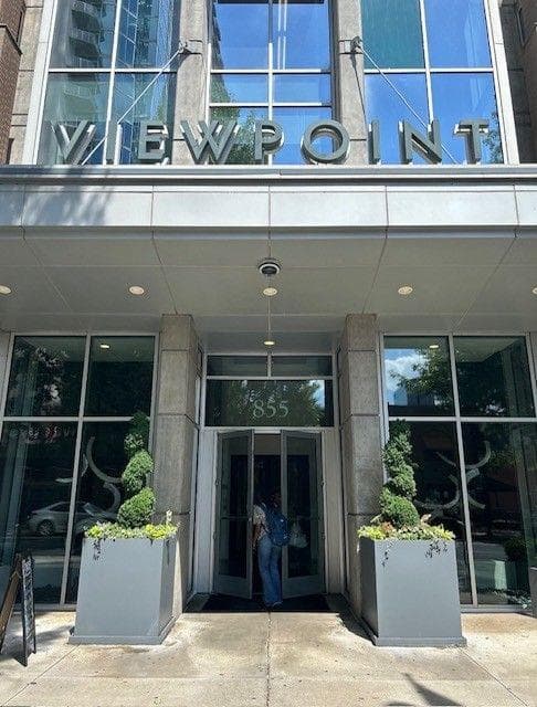 2 bedroom, 1 bathroom, 803 sq ft condominium for sale at 855 Peachtree Street 2208, Atlanta, GA 30308 — photo 2