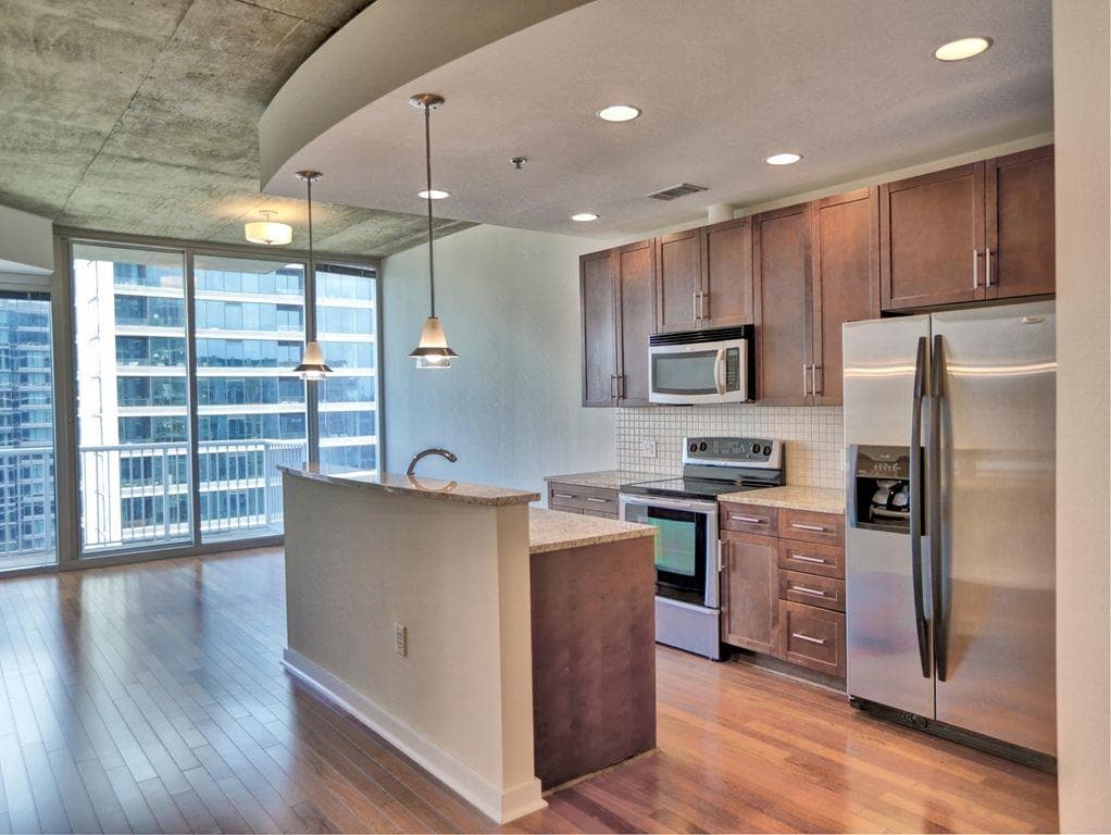2 bedroom, 1 bathroom, 803 sq ft condominium for sale at 855 Peachtree Street 2208, Atlanta, GA 30308 — photo 5