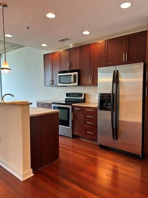 2 bedroom, 1 bathroom, 803 sq ft condominium for sale at 855 Peachtree Street 2208, Atlanta, GA 30308 — photo 8