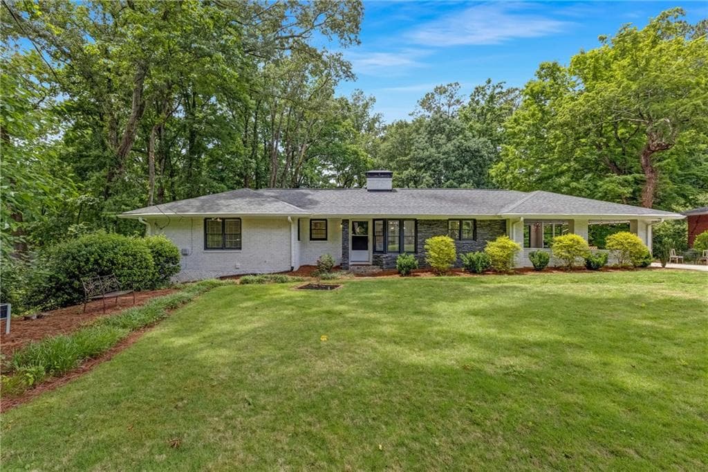 4 bedroom, 3 bathroom, 2,952 sq ft single family residence for sale at 714 Willivee Drive, Decatur, GA 30033 — photo 2