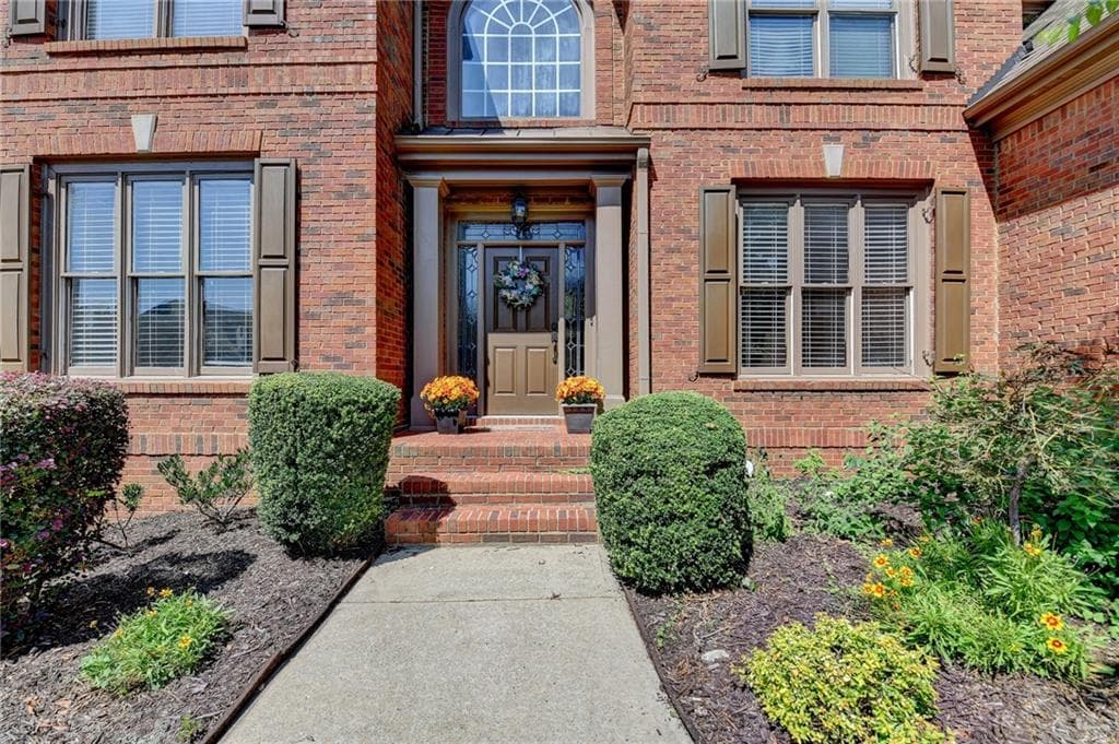 5 bedroom, 5 bathroom, 4,724 sq ft single family residence for sale at 1458 Edenfield Pte, Cumming, GA 30041 — photo 3