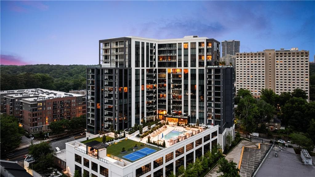 2 bedroom, 3 bathroom, 1,944 sq ft condominium for sale at 2425 Peachtree Road 1406, Atlanta, GA 30305 — photo 2