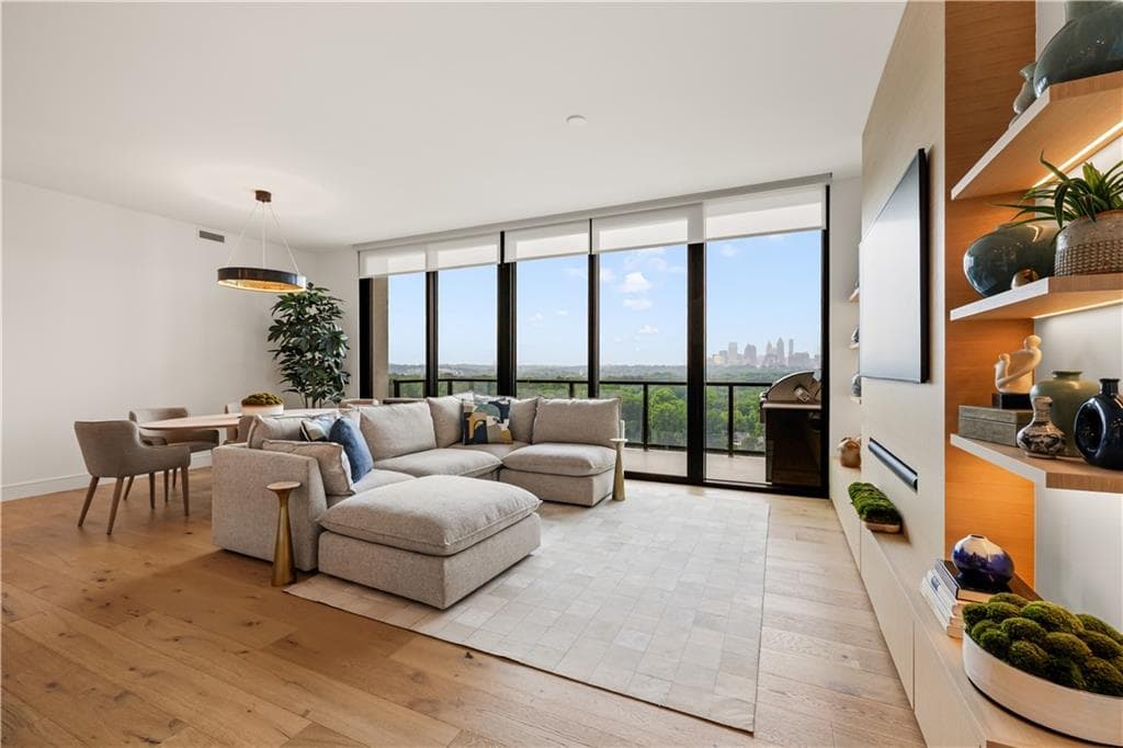 2 bedroom, 3 bathroom, 1,944 sq ft condominium for sale at 2425 Peachtree Road 1406, Atlanta, GA 30305 — photo 4