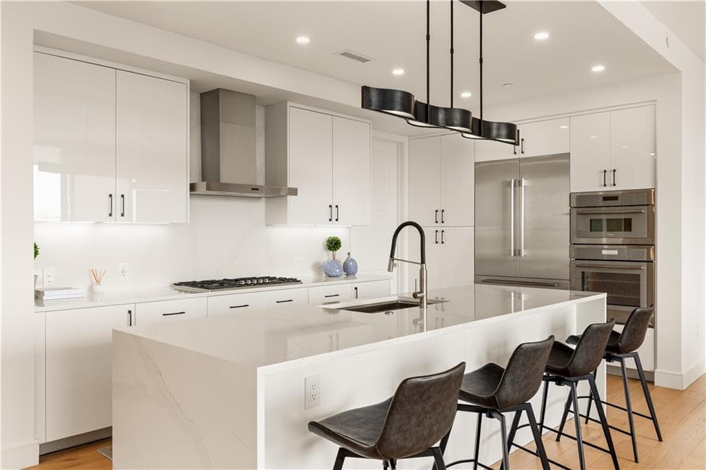 2 bedroom, 3 bathroom, 1,944 sq ft condominium for sale at 2425 Peachtree Road 1406, Atlanta, GA 30305 — photo 10