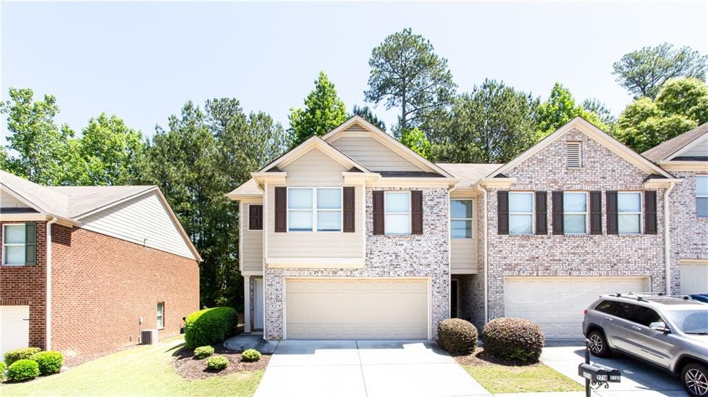 3 bedroom, 3 bathroom, 1,811 sq ft townhouse for sale at 2718 Haynescrest Drive, Grayson, GA 30017