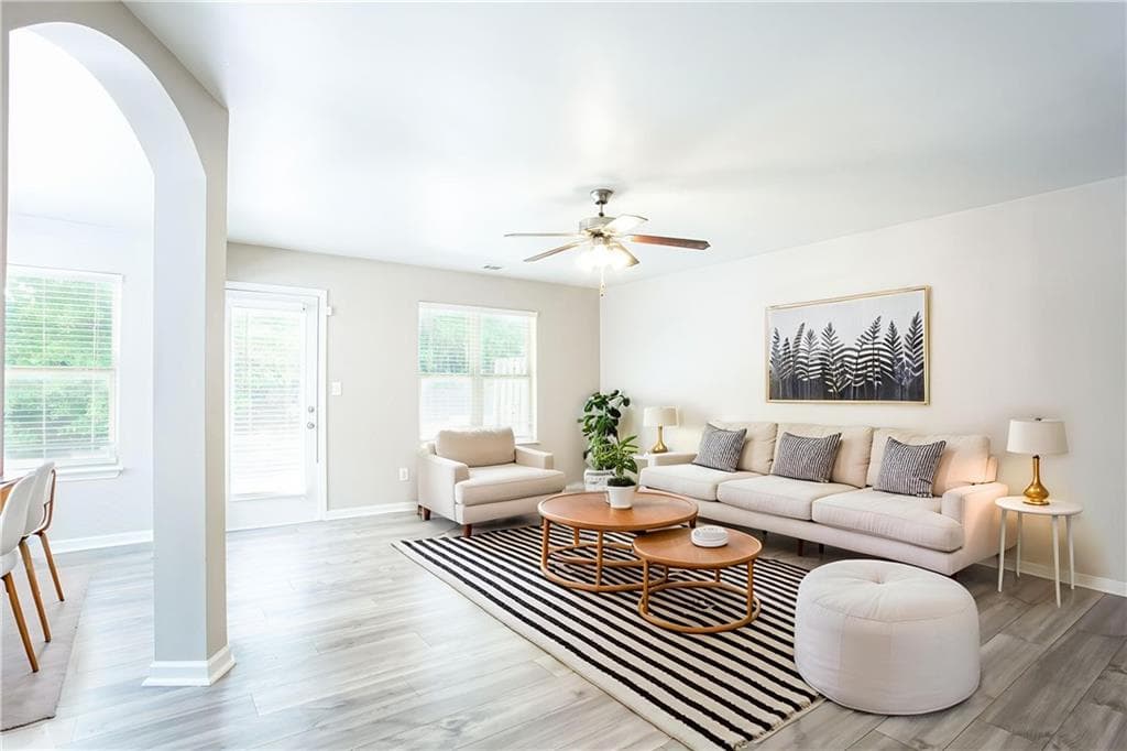 3 bedroom, 3 bathroom, 1,811 sq ft townhouse for sale at 2718 Haynescrest Drive, Grayson, GA 30017 — photo 4