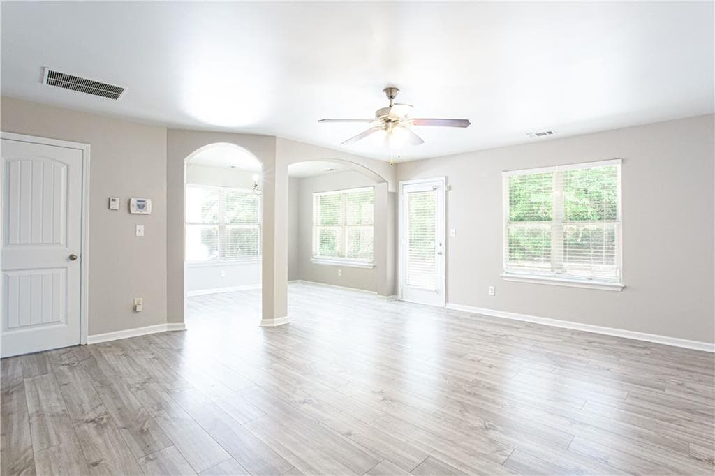 3 bedroom, 3 bathroom, 1,811 sq ft townhouse for sale at 2718 Haynescrest Drive, Grayson, GA 30017 — photo 5